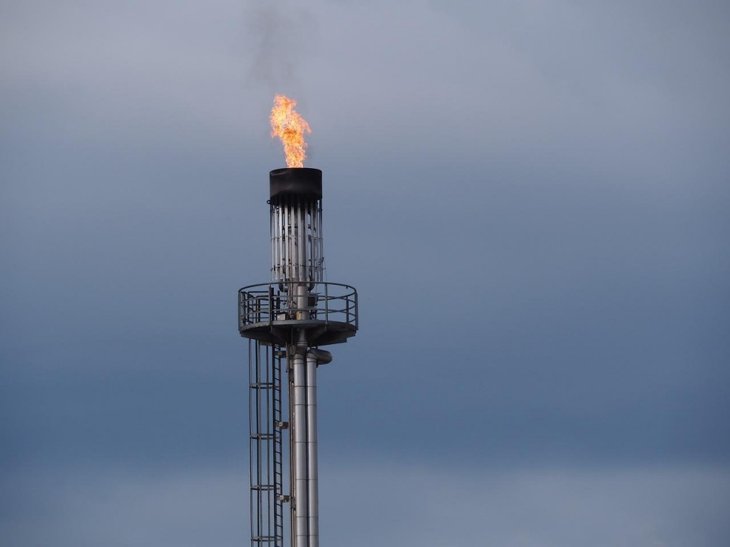 flame, oil drillers, gas flame-2720980.jpg